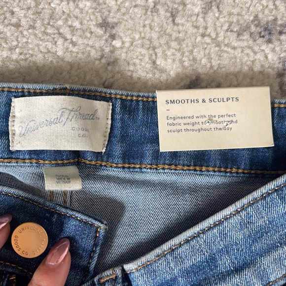 Universal Thread Jean Shorts - Picture 2 of 4